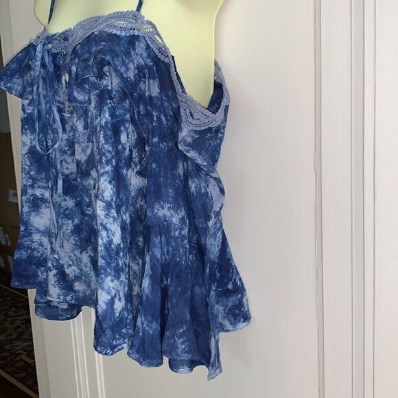 NWT Rampage blue tie dyed flowy off shoulder top - Picture 4 of 10